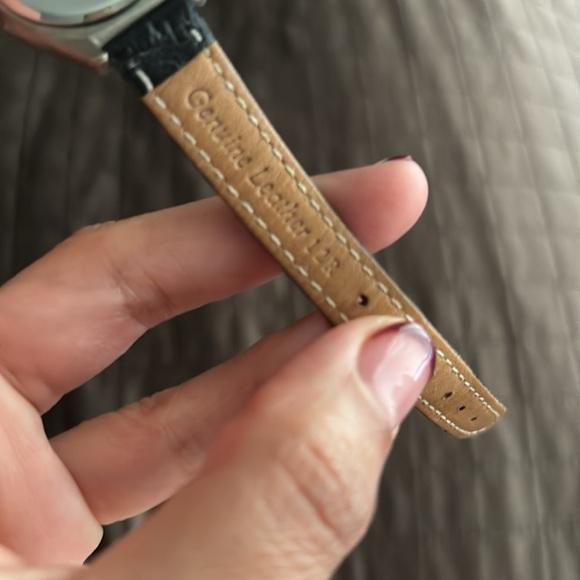 Hello Kitty by Sanrio Watch - Picture 4 of 4